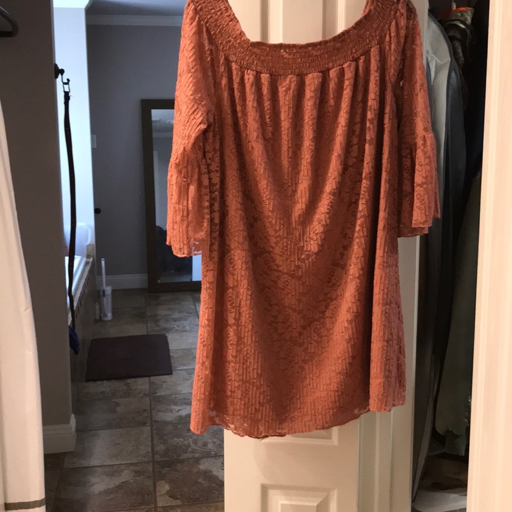 Off shoulder lace dress